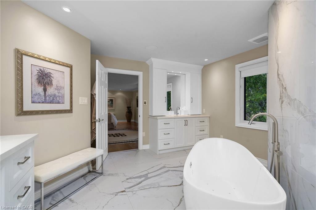 1574 Heritage Way, Oakville, ON - Indoor Photo Showing Bathroom