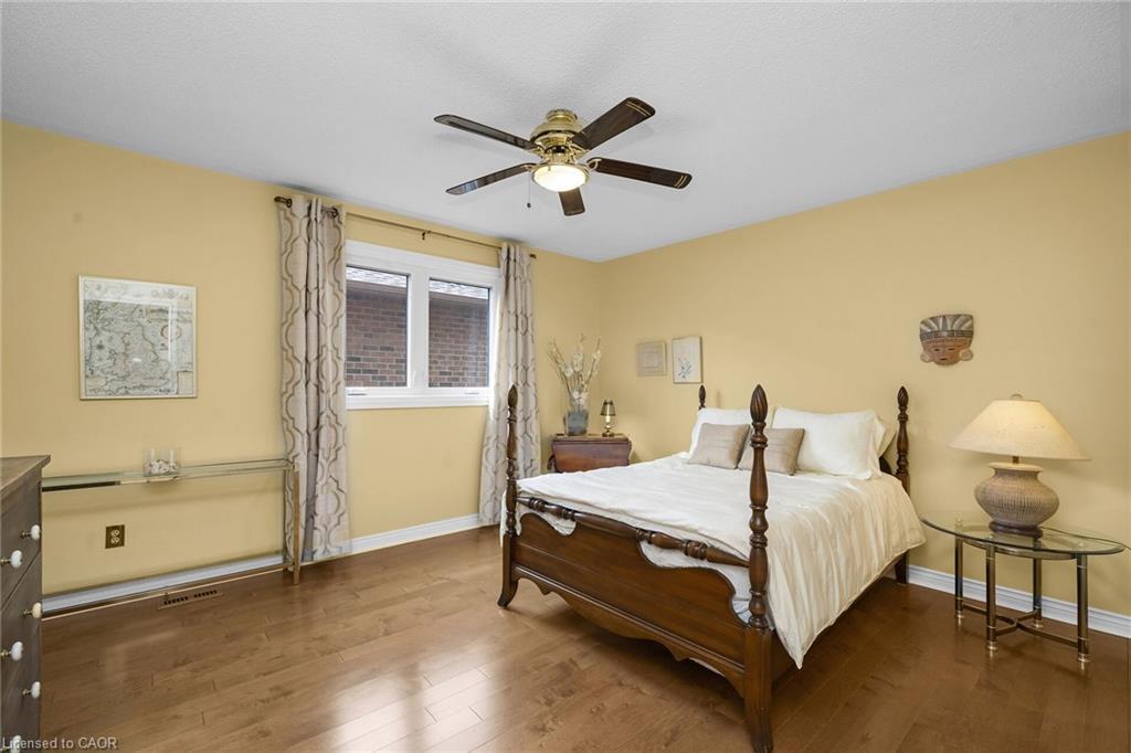1574 Heritage Way, Oakville, ON - Indoor Photo Showing Bedroom