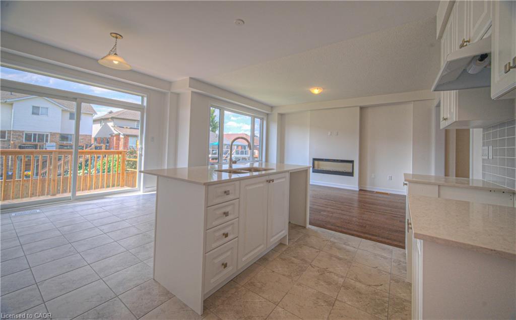 100 Moss Drive Drive, Cambridge, ON - Indoor Photo Showing Other Room