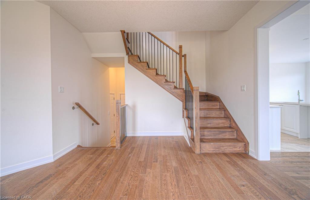 100 Moss Drive Drive, Cambridge, ON - Indoor Photo Showing Other Room