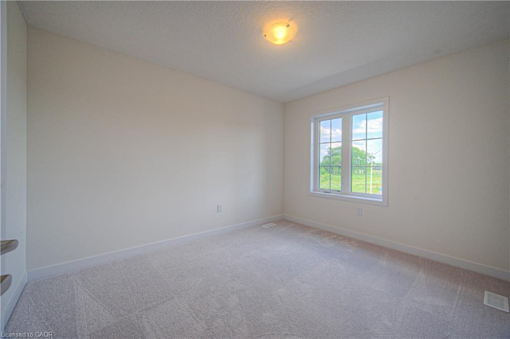 100 Moss Drive Drive, Cambridge, ON - Indoor Photo Showing Other Room