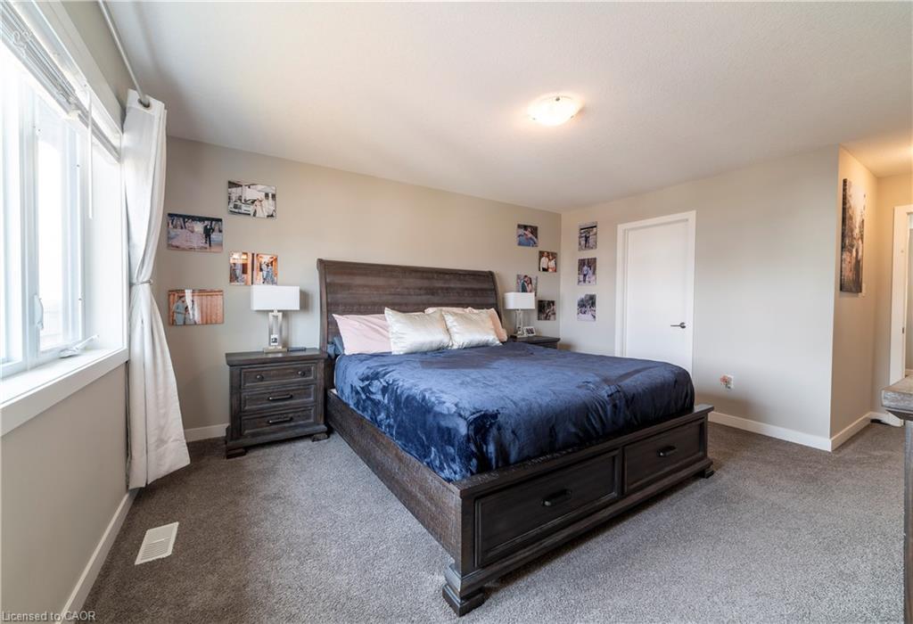 933 Robert Ferrie Drive, Kitchener, ON - Indoor Photo Showing Bedroom