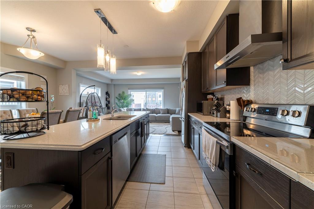 933 Robert Ferrie Drive, Kitchener, ON - Indoor Photo Showing Kitchen With Upgraded Kitchen