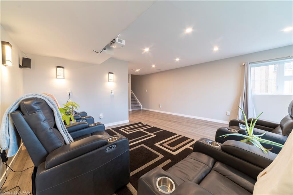 933 Robert Ferrie Drive, Kitchener, ON - Indoor Photo Showing Other Room