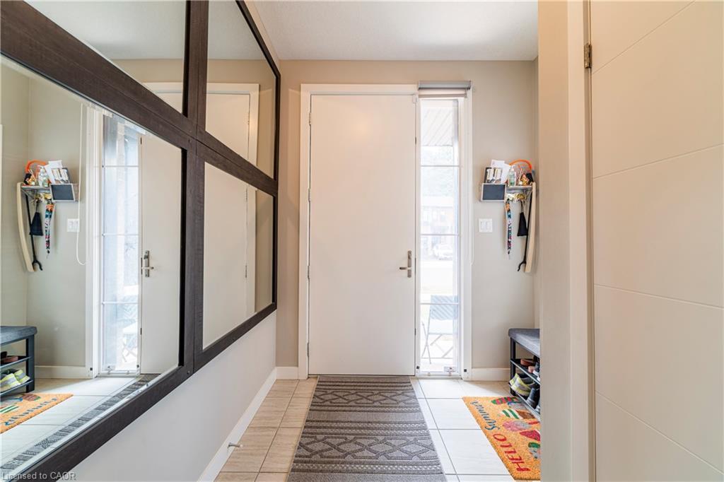 933 Robert Ferrie Drive, Kitchener, ON - Indoor Photo Showing Other Room