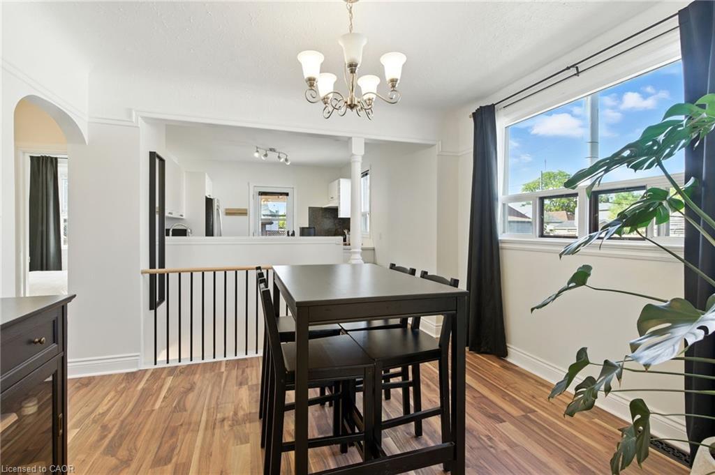 201 Fairfield Avenue, Hamilton, ON - Indoor Photo Showing Dining Room