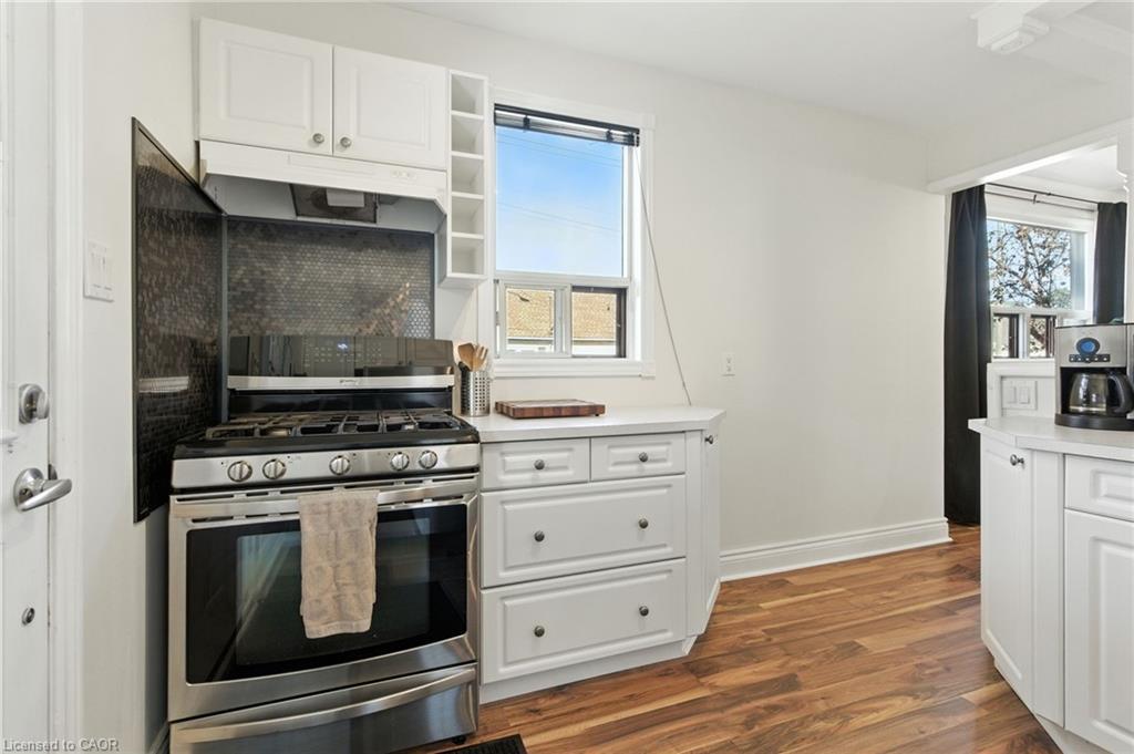 201 Fairfield Avenue, Hamilton, ON - Indoor Photo Showing Kitchen