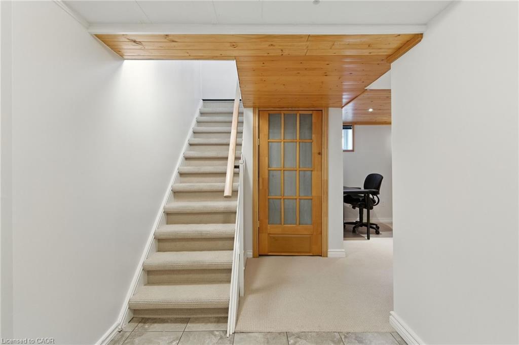 201 Fairfield Avenue, Hamilton, ON - Indoor Photo Showing Other Room