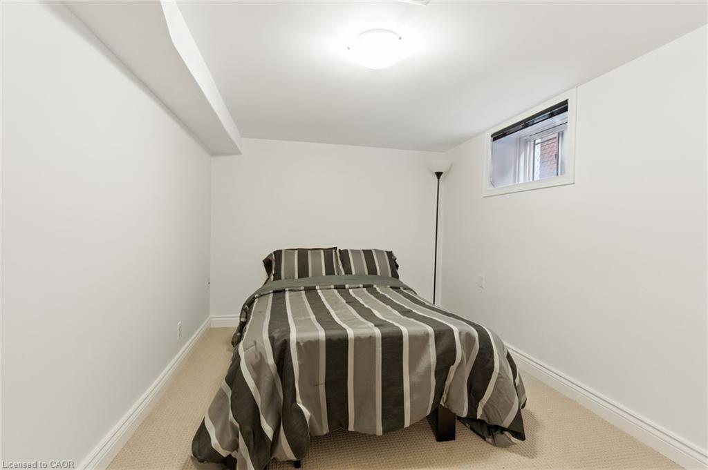 201 Fairfield Avenue, Hamilton, ON - Indoor Photo Showing Bedroom