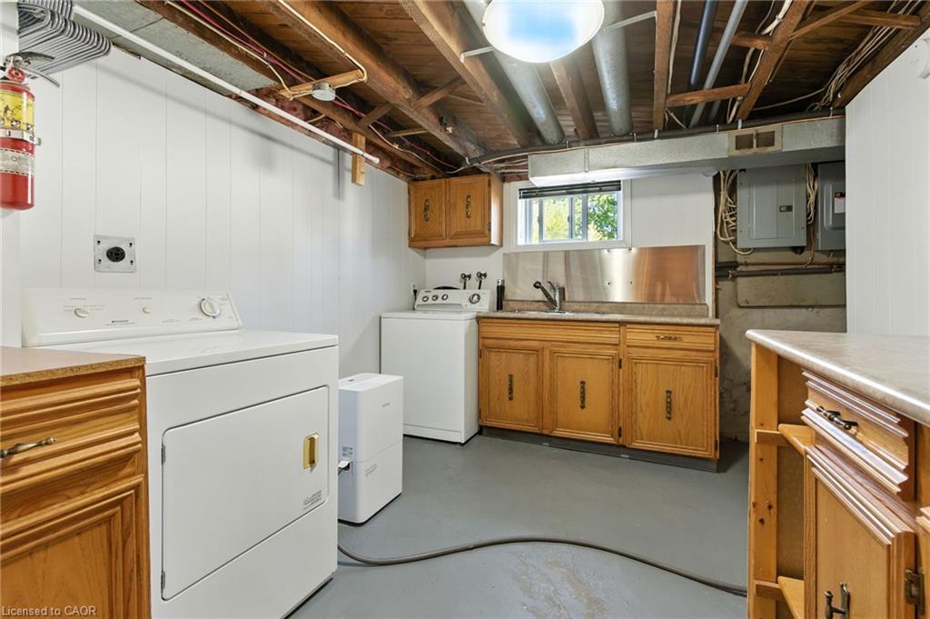 201 Fairfield Avenue, Hamilton, ON - Indoor Photo Showing Laundry Room