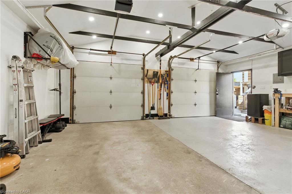 201 Fairfield Avenue, Hamilton, ON - Indoor Photo Showing Garage