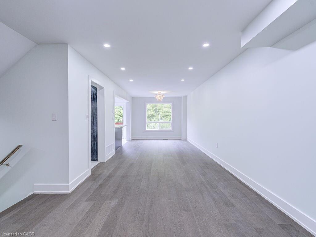 373 Ravineview Way, Oakville, ON - Indoor Photo Showing Other Room