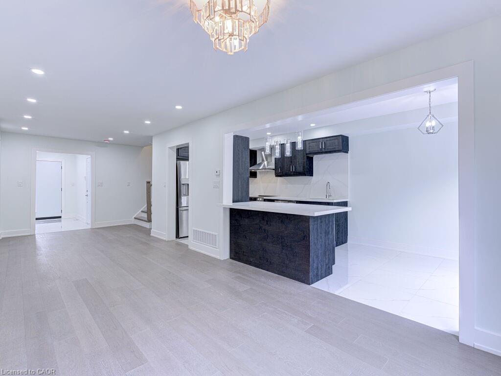 373 Ravineview Way, Oakville, ON - Indoor Photo Showing Other Room