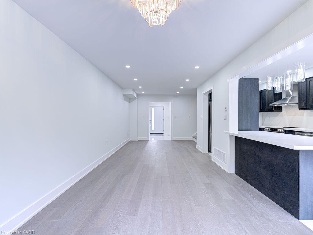 373 Ravineview Way, Oakville, ON - Indoor Photo Showing Other Room