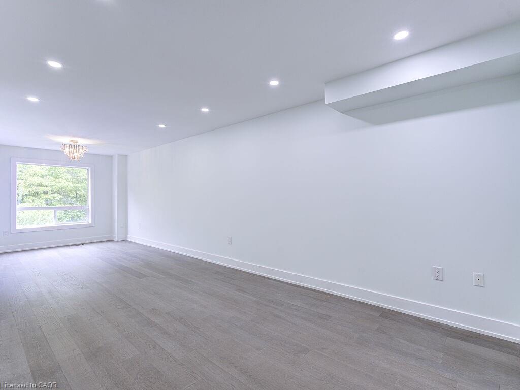 373 Ravineview Way, Oakville, ON - Indoor Photo Showing Other Room