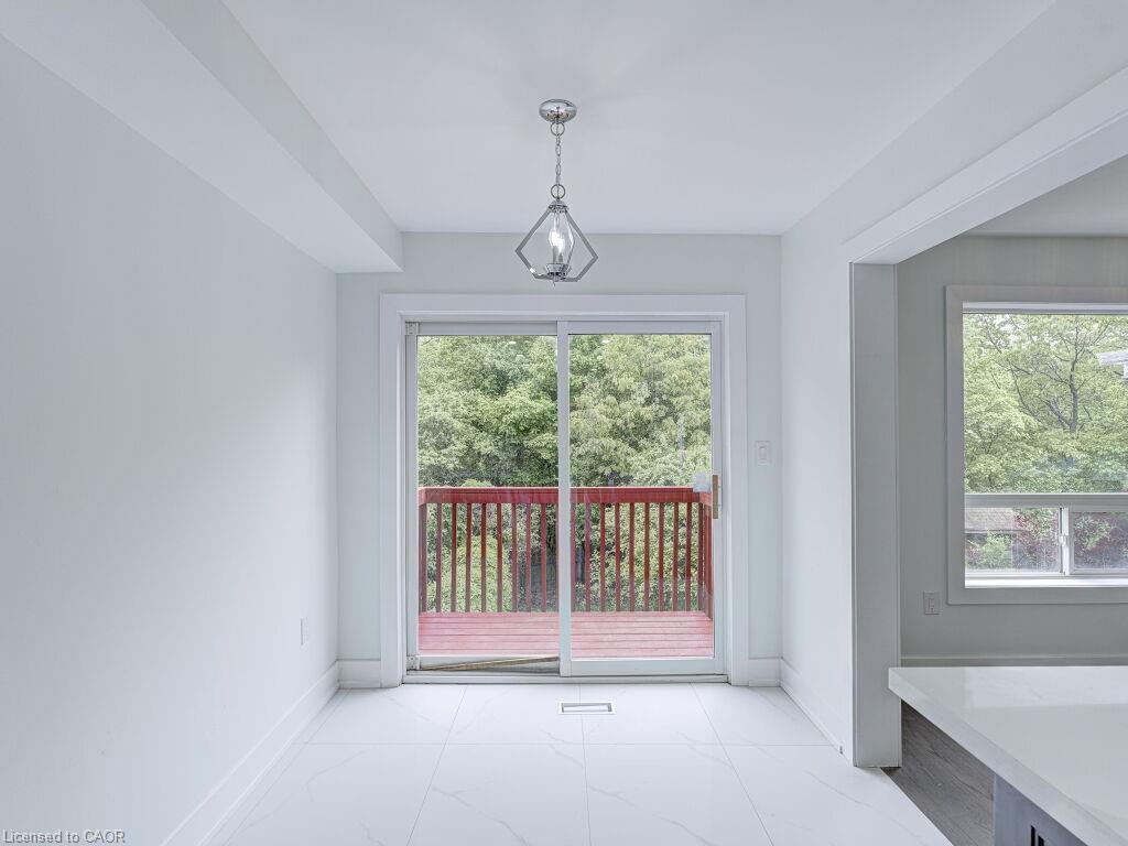 373 Ravineview Way, Oakville, ON - Indoor Photo Showing Other Room