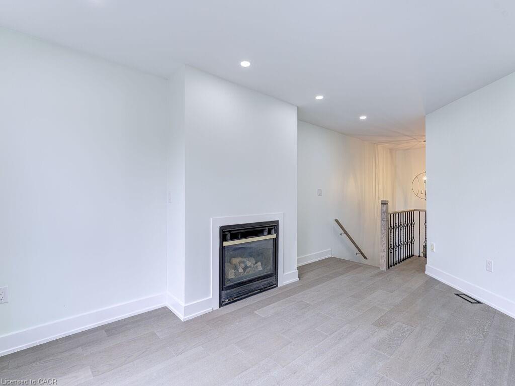 373 Ravineview Way, Oakville, ON - Indoor With Fireplace