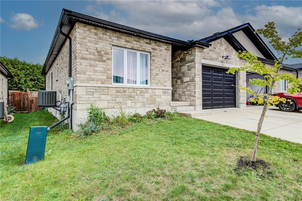 8-575 Albert Avenue N, Listowel, ON - Outdoor