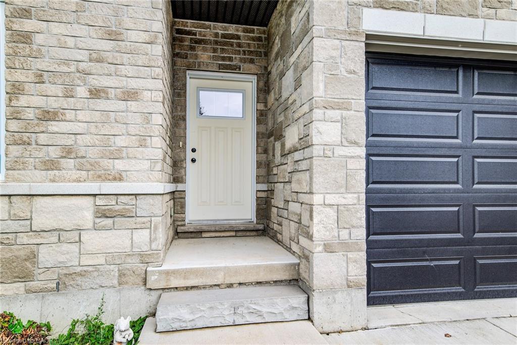 8-575 Albert Avenue N, Listowel, ON - Outdoor