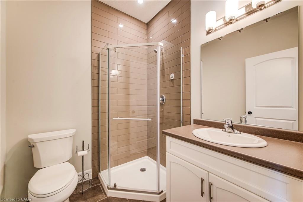 8-575 Albert Avenue N, Listowel, ON - Indoor Photo Showing Bathroom