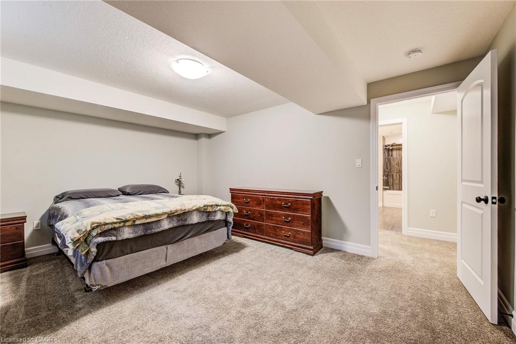 8-575 Albert Avenue N, Listowel, ON - Indoor Photo Showing Bedroom