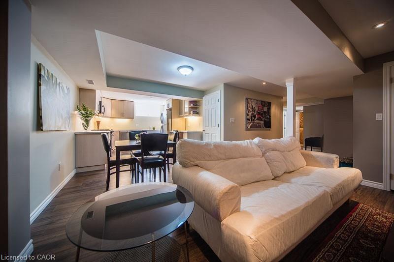 B-190 Rymal Road W, Hamilton, ON - Indoor Photo Showing Living Room