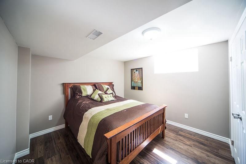 B-190 Rymal Road W, Hamilton, ON - Indoor Photo Showing Bedroom
