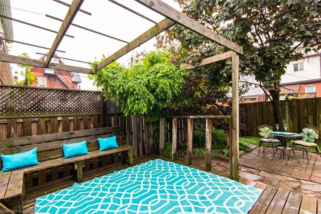 19 Gilmour Place, Hamilton, ON - Outdoor