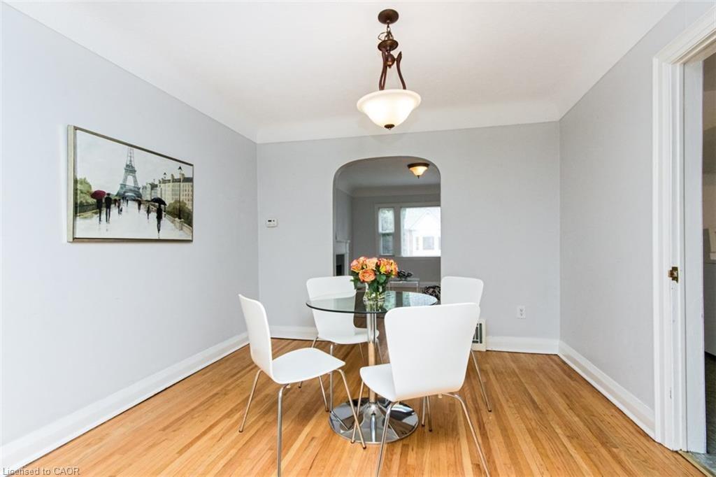 19 Gilmour Place, Hamilton, ON - Indoor Photo Showing Dining Room