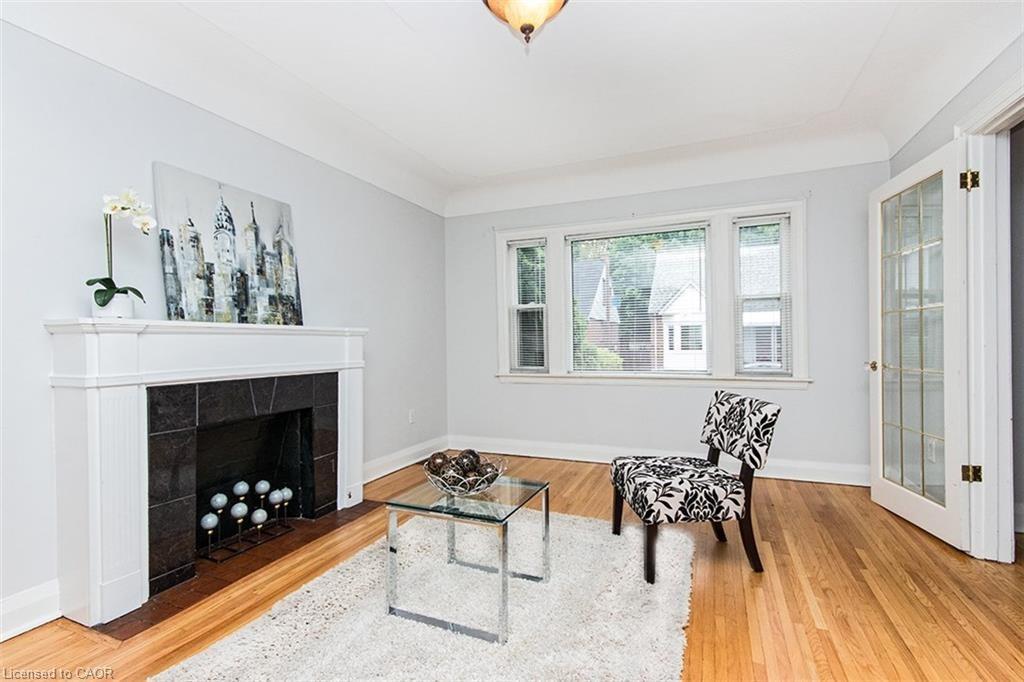 19 Gilmour Place, Hamilton, ON - Indoor Photo Showing Living Room With Fireplace