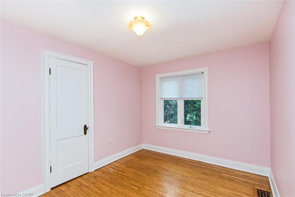 19 Gilmour Place, Hamilton, ON - Indoor Photo Showing Other Room