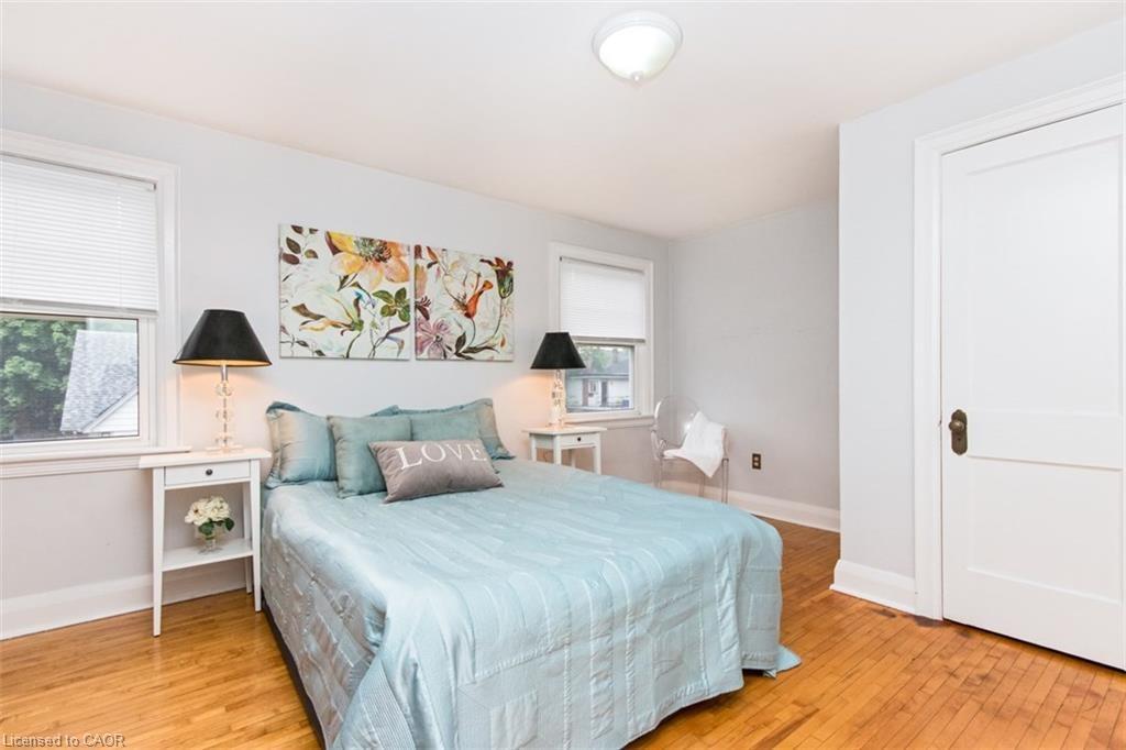 19 Gilmour Place, Hamilton, ON - Indoor Photo Showing Bedroom