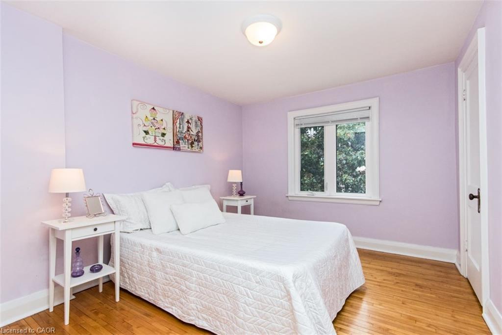 19 Gilmour Place, Hamilton, ON - Indoor Photo Showing Bedroom