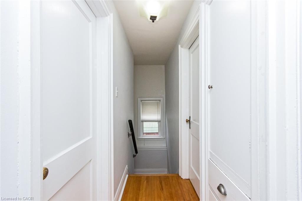 19 Gilmour Place, Hamilton, ON - Indoor Photo Showing Other Room