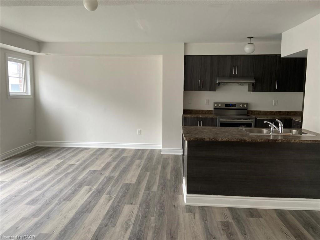 44-200 Veterans Drive, Brampton, ON - Indoor Photo Showing Kitchen With Double Sink