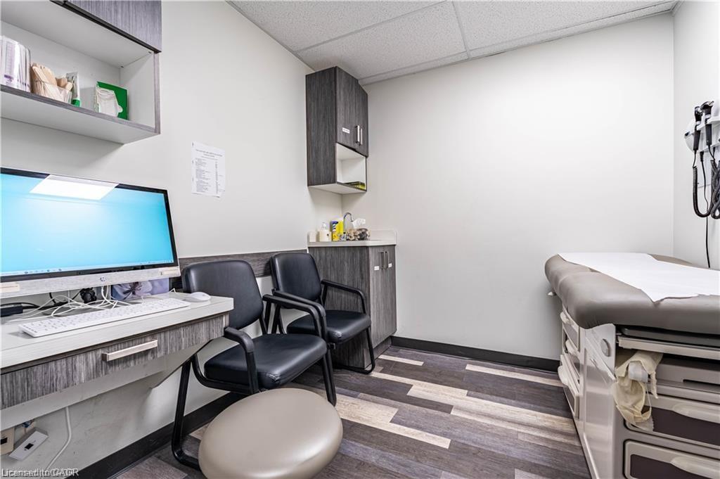 10 Main Street, Mississauga, ON