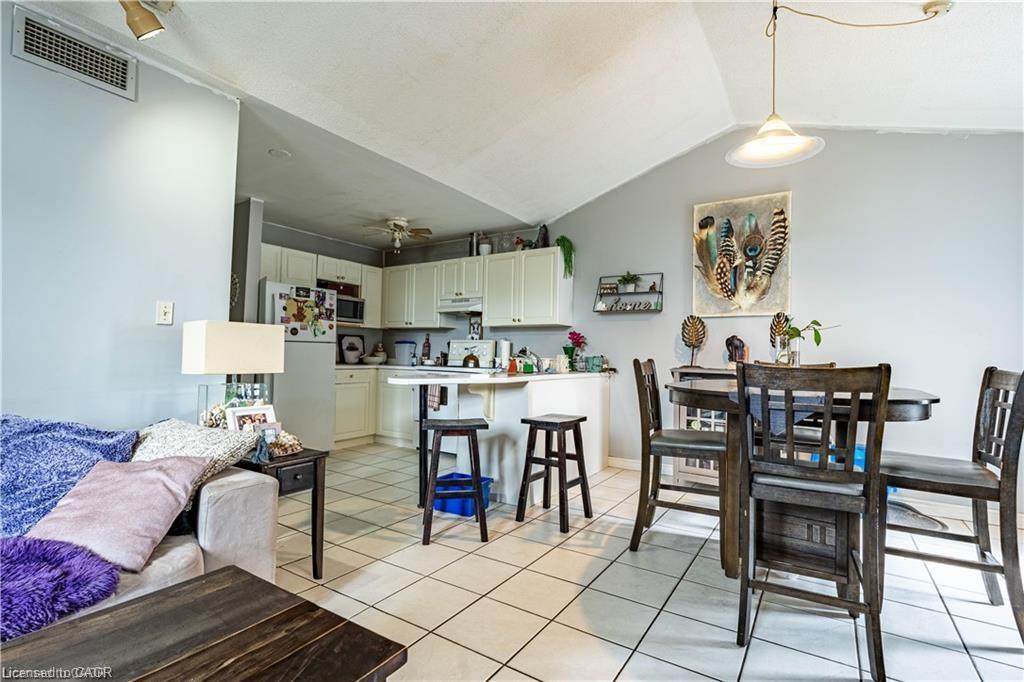 10 Main Street, Mississauga, ON