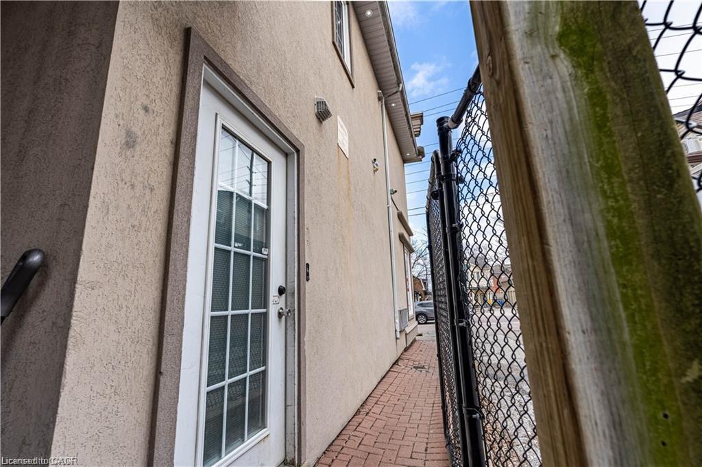 10 Main Street, Mississauga, ON