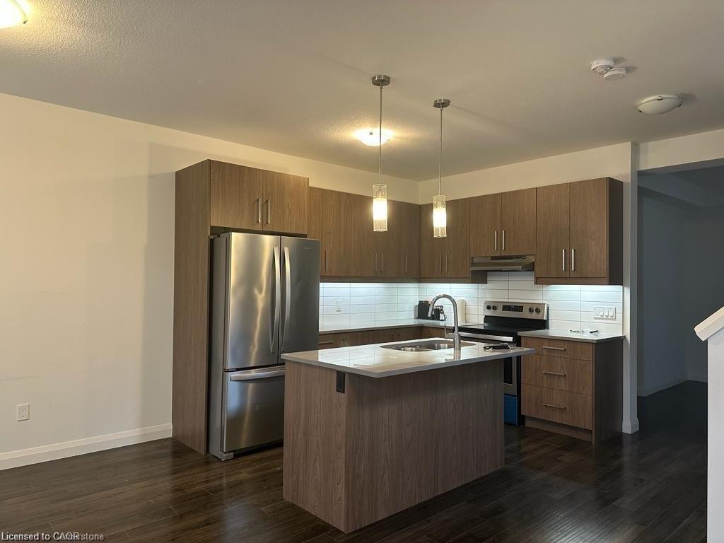 126-3260 Singleton Avenue, London, ON - Indoor Photo Showing Kitchen With Stainless Steel Kitchen