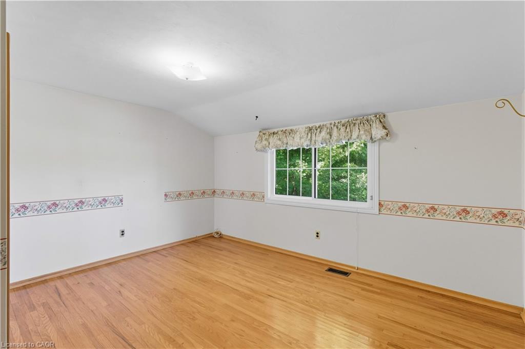 33 Goldfinch Road, Hamilton, ON - Indoor Photo Showing Other Room