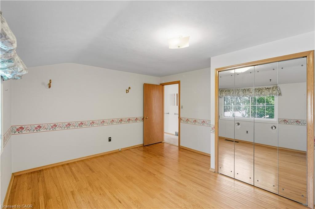 33 Goldfinch Road, Hamilton, ON - Indoor Photo Showing Other Room