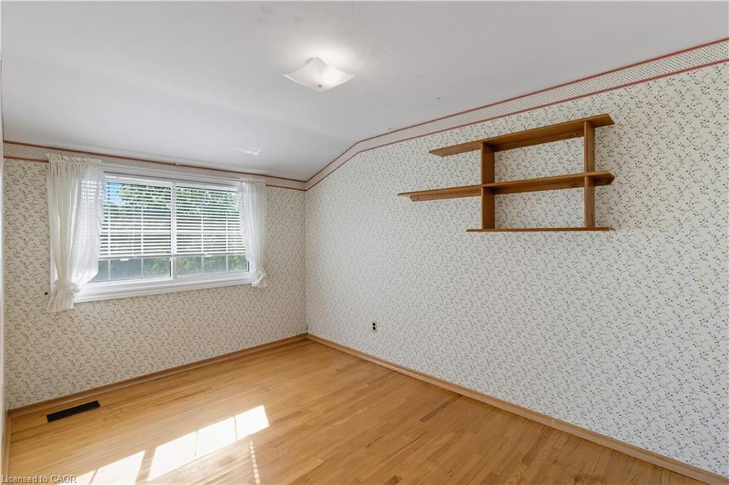 33 Goldfinch Road, Hamilton, ON - Indoor Photo Showing Other Room