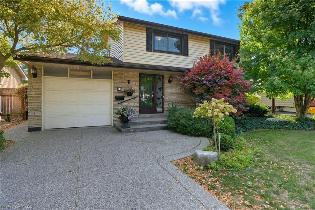 33 Goldfinch Road, Hamilton, ON - Outdoor