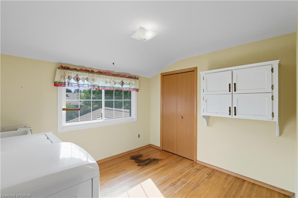 33 Goldfinch Road, Hamilton, ON - Indoor