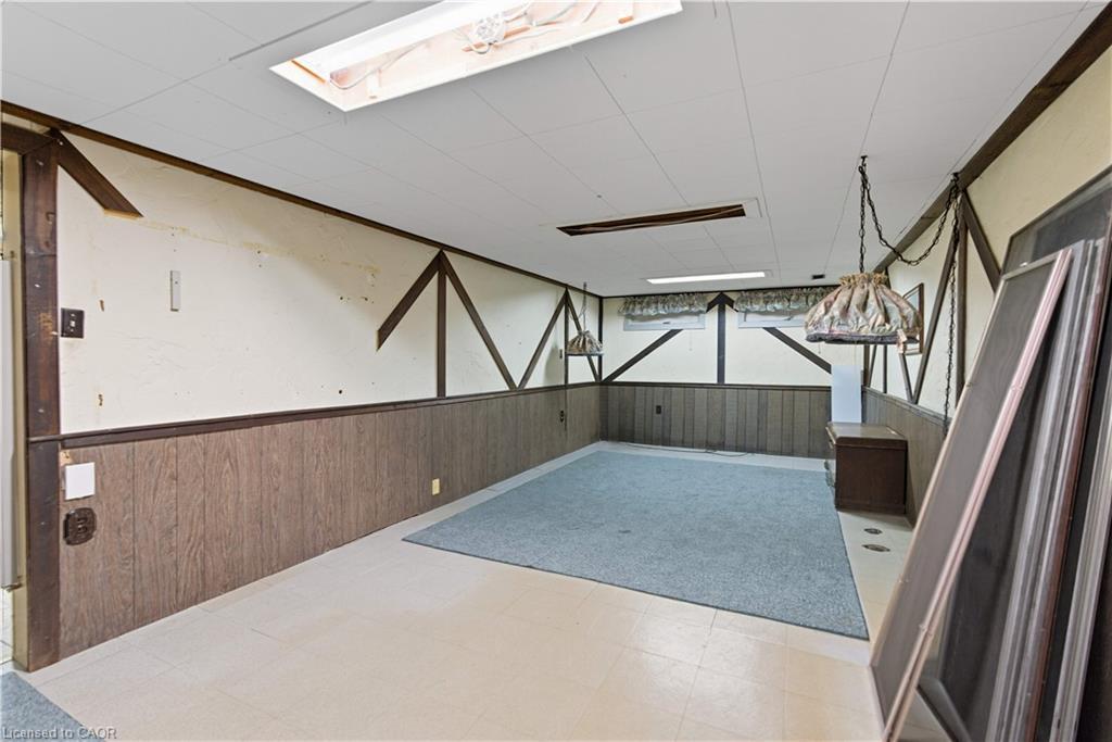 33 Goldfinch Road, Hamilton, ON - Indoor Photo Showing Other Room