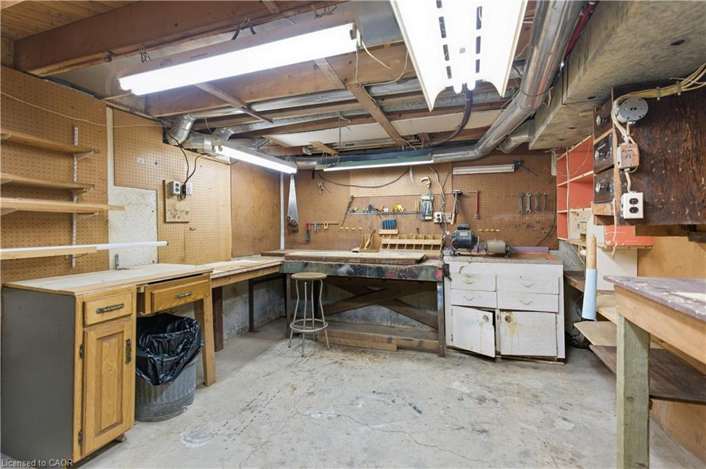 33 Goldfinch Road, Hamilton, ON - Indoor Photo Showing Basement