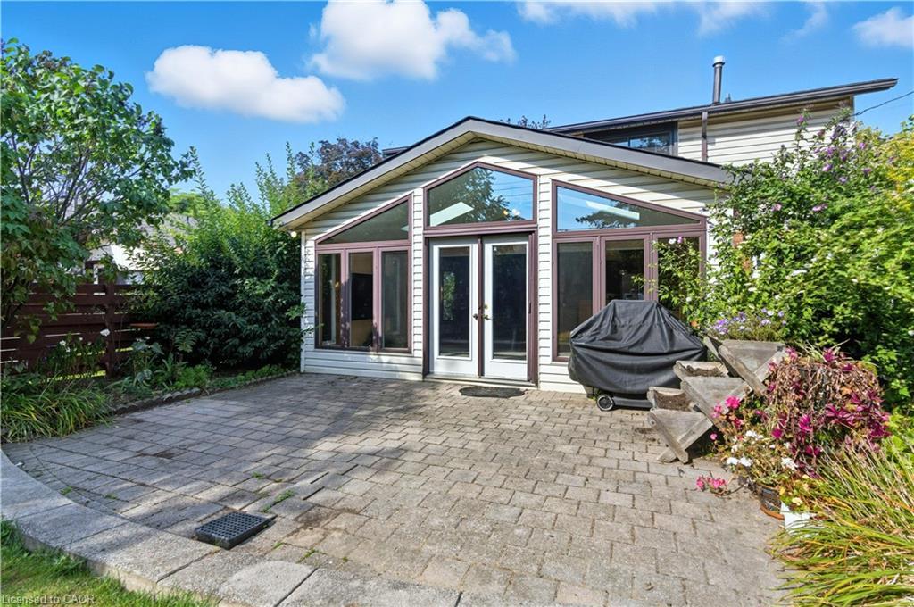 33 Goldfinch Road, Hamilton, ON - Outdoor