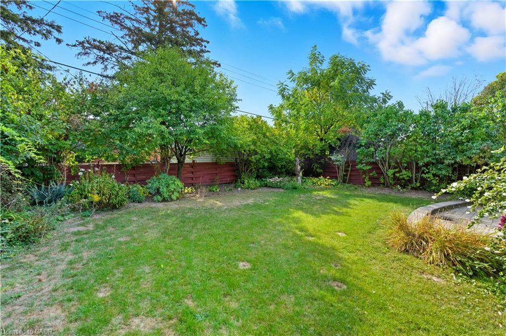 33 Goldfinch Road, Hamilton, ON - Outdoor