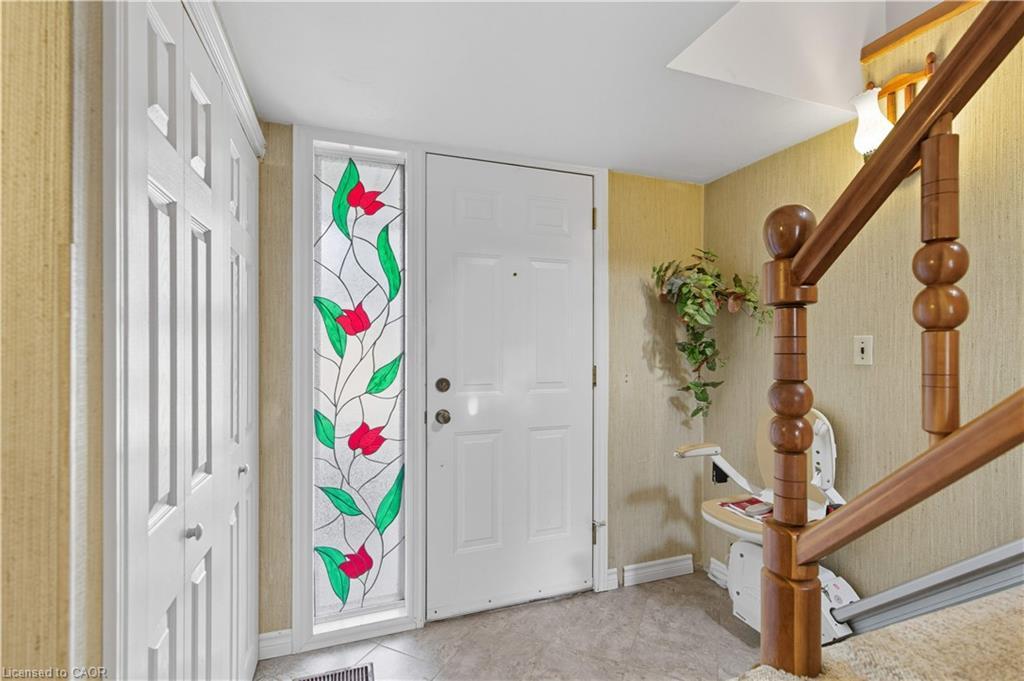 33 Goldfinch Road, Hamilton, ON - Indoor Photo Showing Other Room