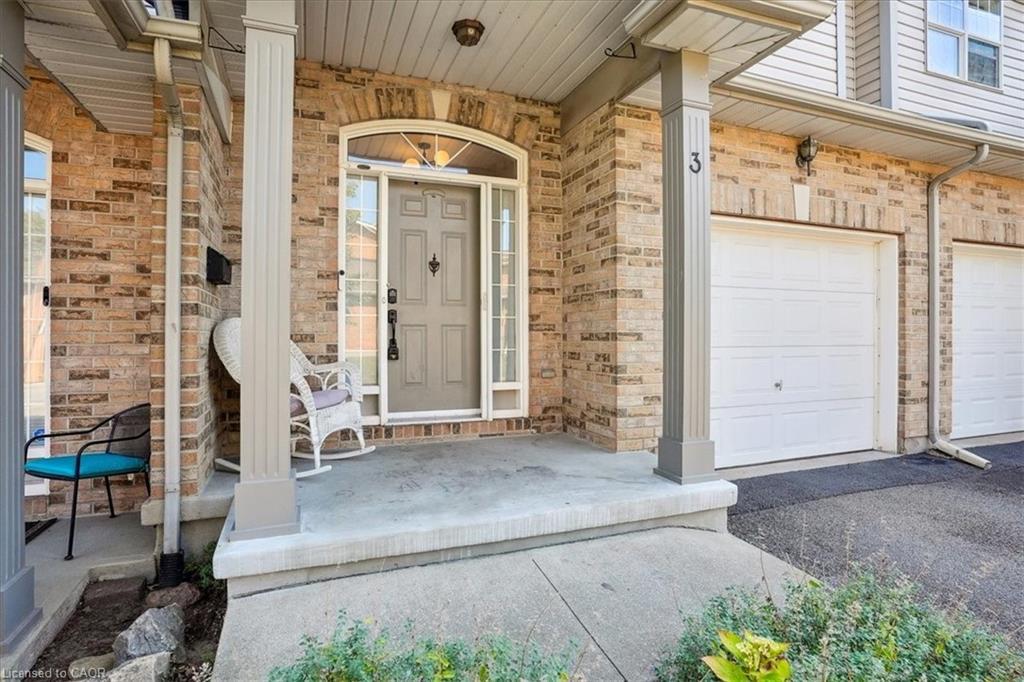 3-5200 Dorchester Road, Niagara Falls, ON - Outdoor